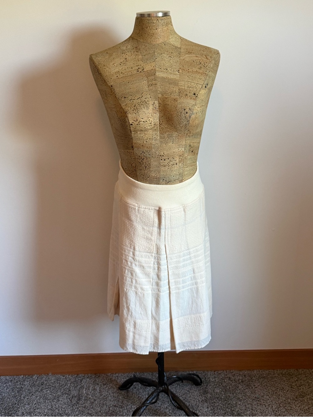 Classic Cream A-Line Knit Skirt